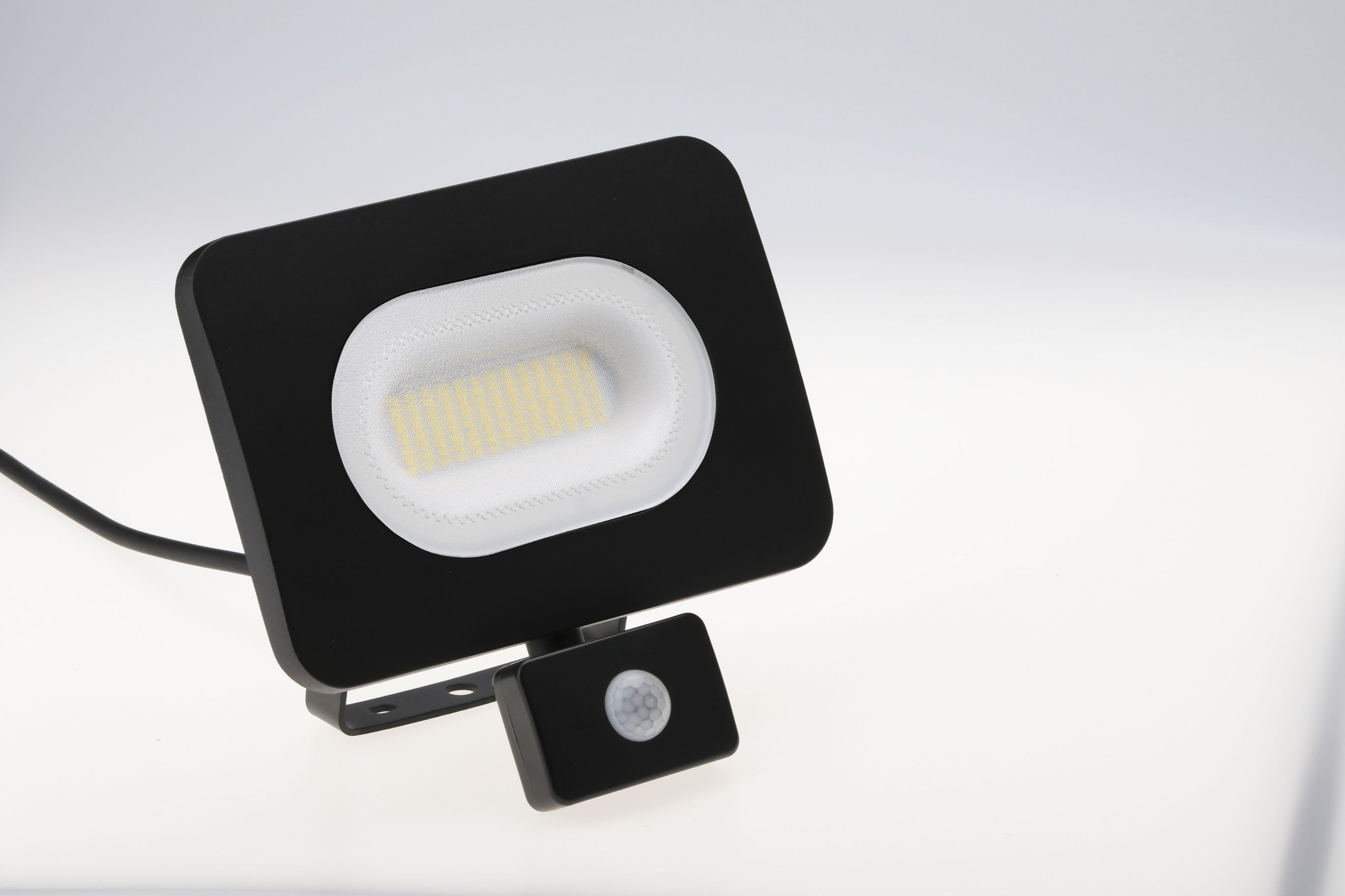 Culver IP65 PIR LED slimline flood light