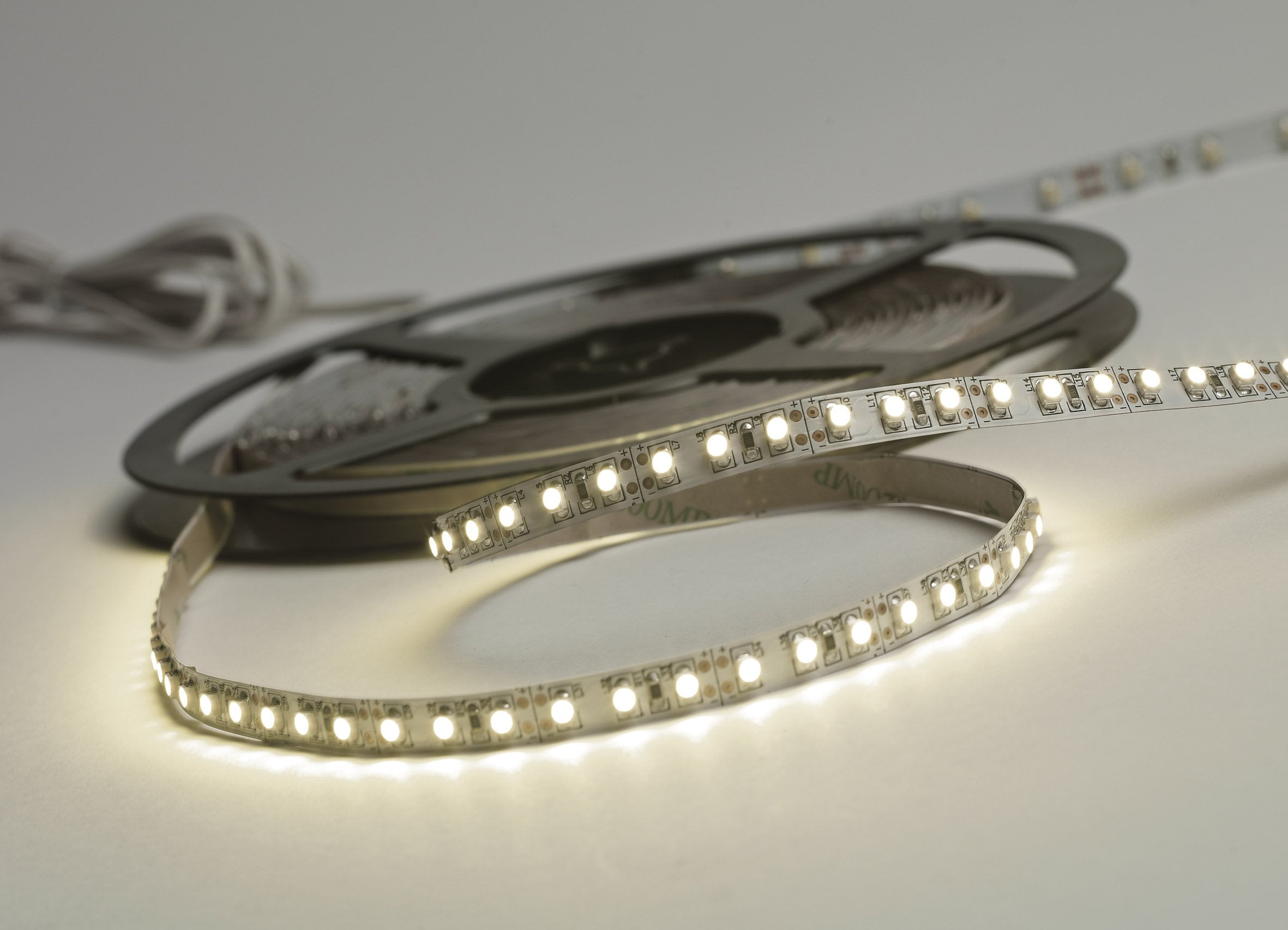 9.6W 120 LEDs tape