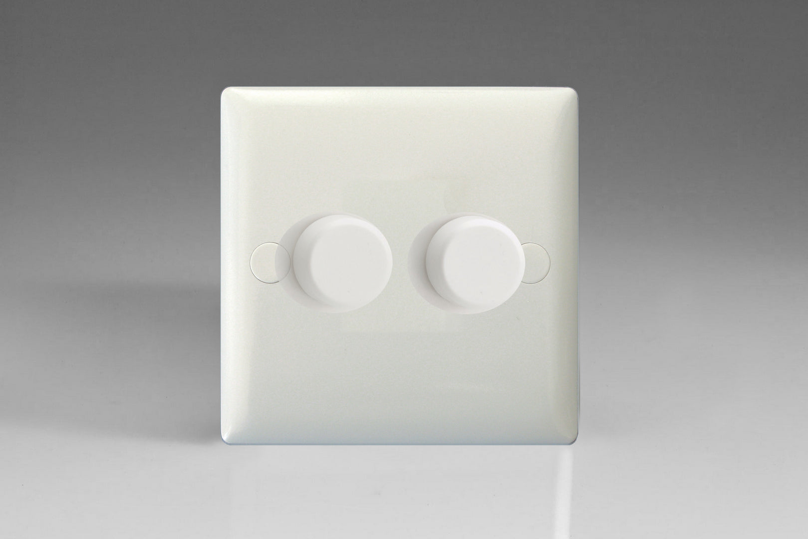 Varilight HO4W Value Polar White 2-Gang 2-Way Push-On/Off Rotary Dimmer 2 x 40-250W