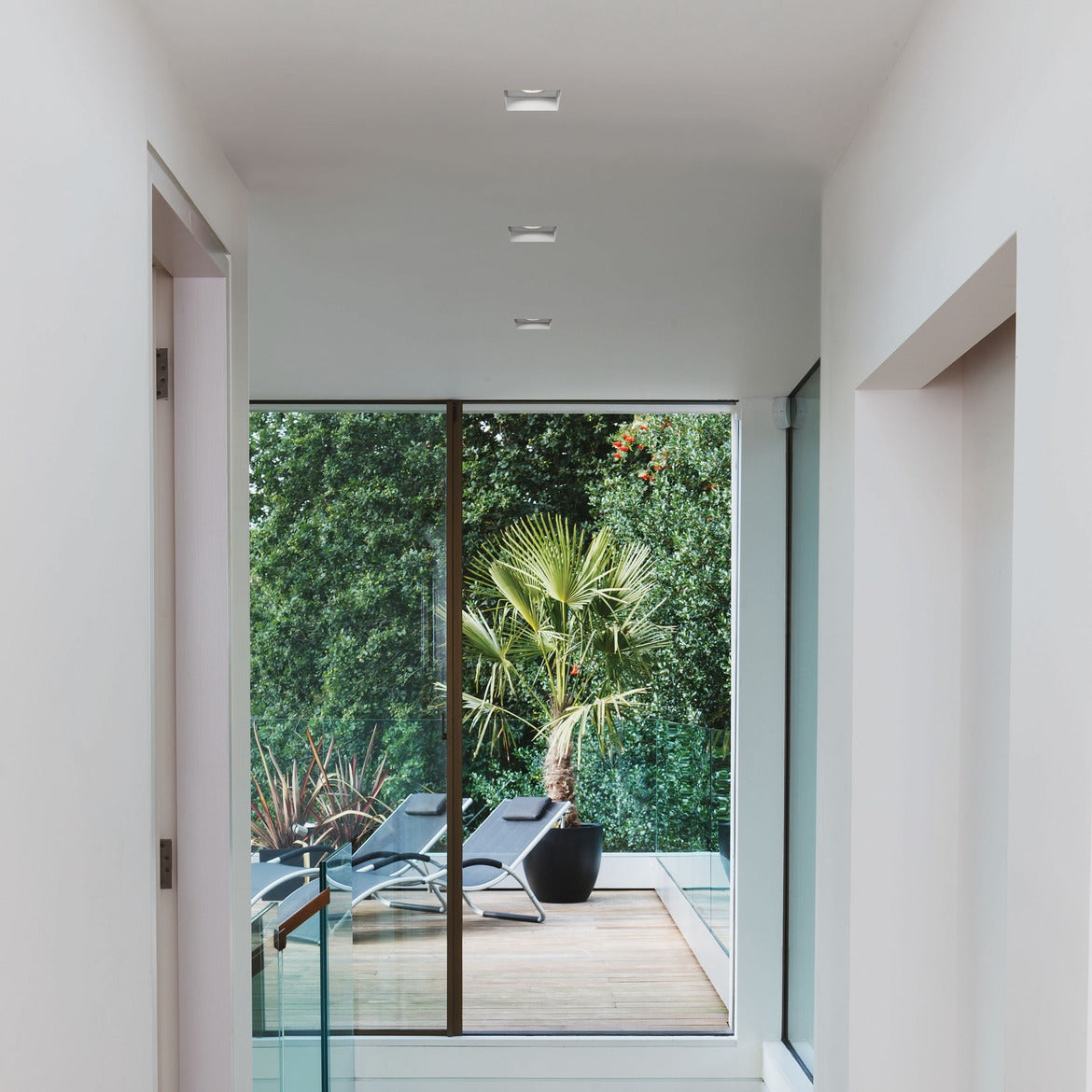 Trimless Square Matt White